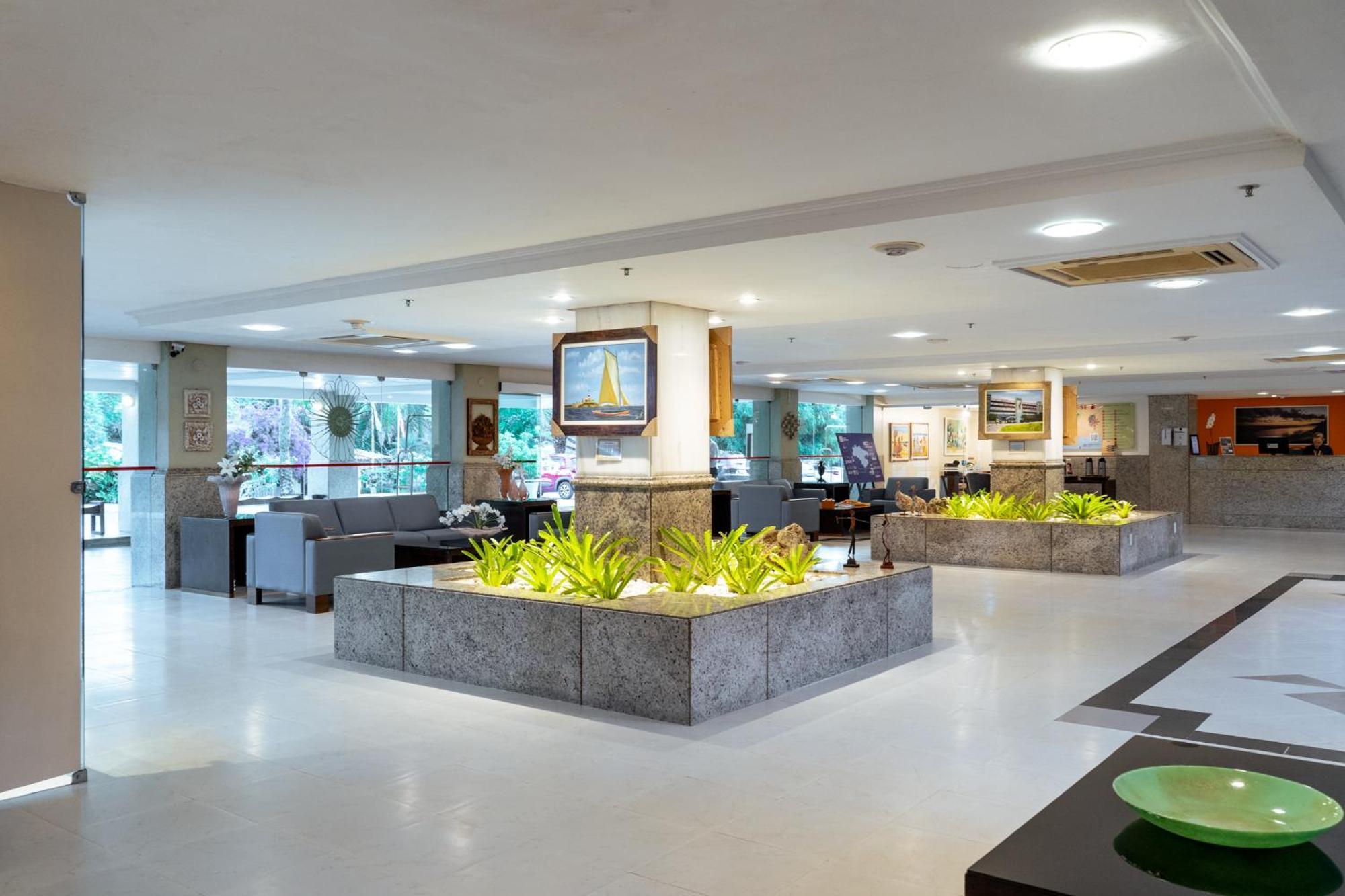 Bahia Plaza Hotel Busca-Vida Exterior photo