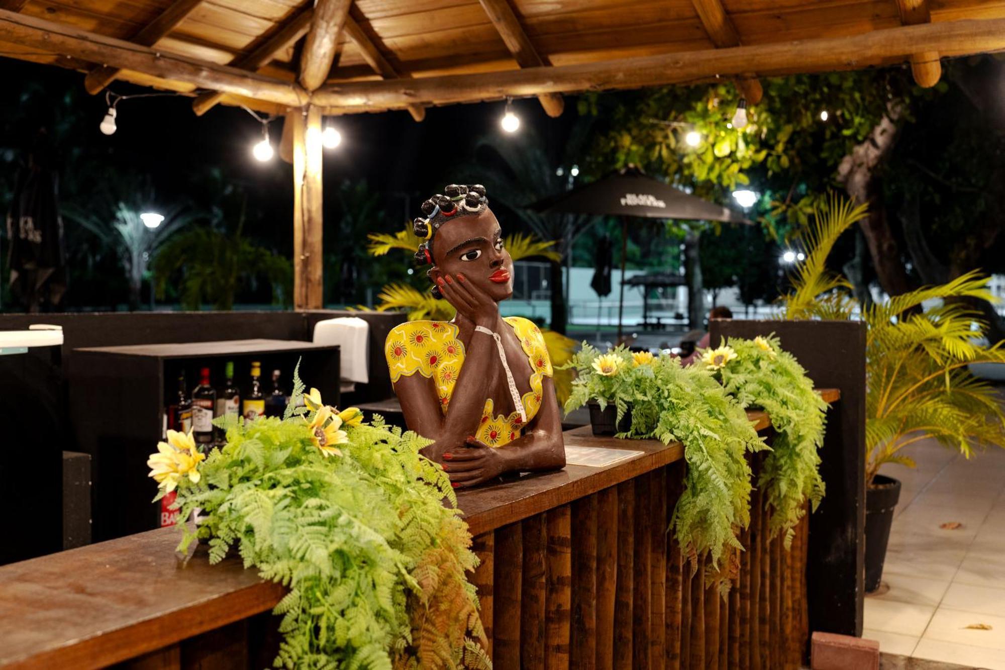 Bahia Plaza Hotel Busca-Vida Exterior photo